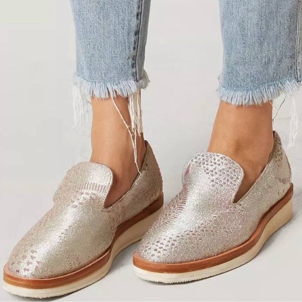 Free People Snake Eyes pink & silver slip-on loafers size: 39 / 8.5